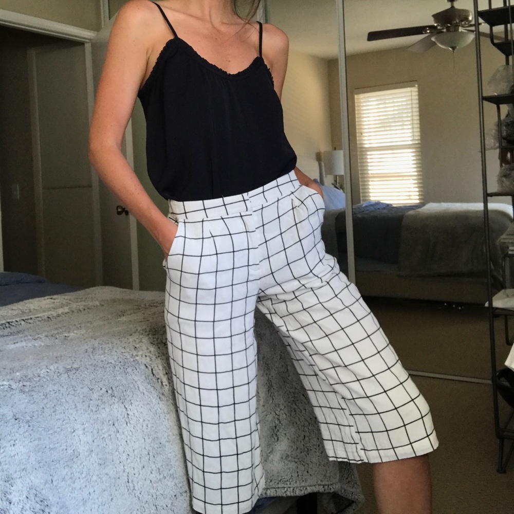 Wide leg cropped pants